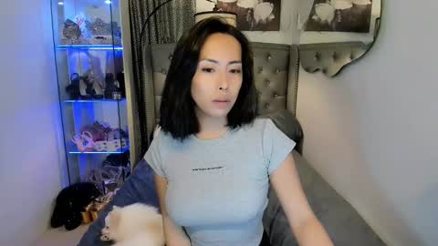 Snapshot of reighnempress chatting on October 23, 2025, 2:44 am reighnempress online show from October 23, 2025, 2:44 am