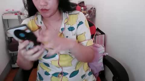 reign2525 online show from November 22, 2025, 5:28 am