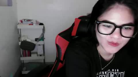 reign2525 online show from December 16, 2025, 1:38 pm