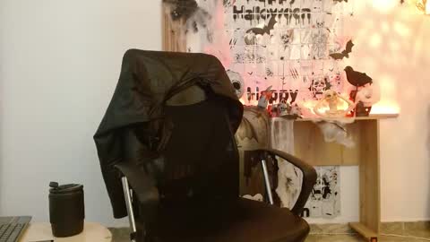   REIKO  online show from October 25, 2025, 8:03 pm