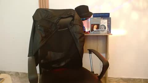   REIKO  online show from November 17, 2025, 7:19 pm