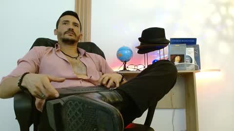   REIKO  online show from November 19, 2025, 9:15 pm