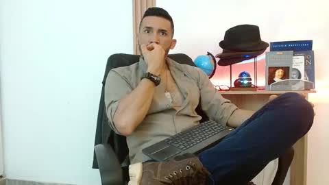   REIKO  online show from November 25, 2025, 2:39 pm