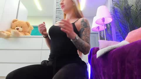 reina cummings online show from May 8, 2026, 6:52 am