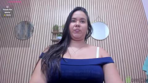reina_loren online show from March 4, 2026, 2:50 am