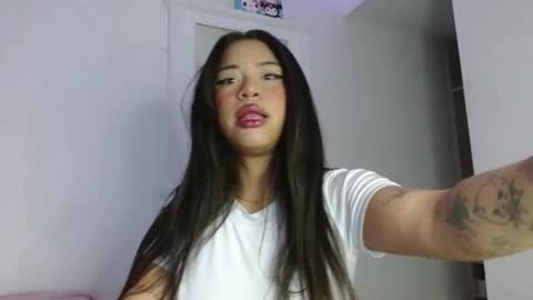 reina_reina online show from September 11, 2025, 9:37 pm