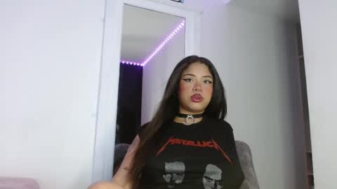 reina_reina online show from September 14, 2025, 10:09 pm