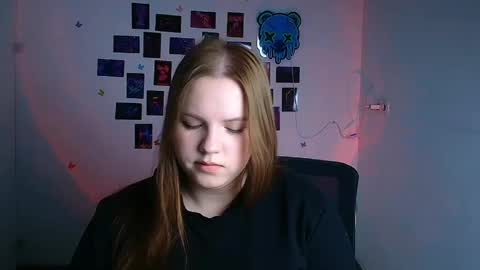Reina online show from May 8, 2026, 11:48 am