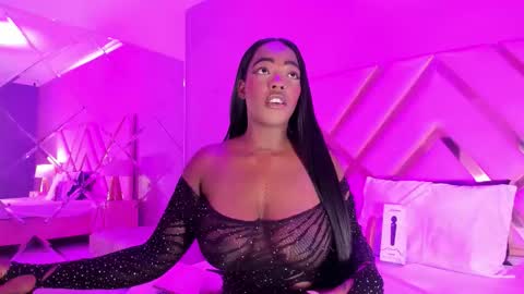 Snapshot of reinamiah chatting on September 9, 2025, 3:50 am Miah online show from September 9, 2025, 3:50 am