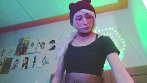 reiv_femboy online show from March 24, 2026, 6:07 am