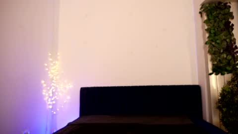 Snapshot of relaxi_g1rl chatting on April 1, 2026, 6:14 am Elly online show from April 1, 2026, 6:14 am