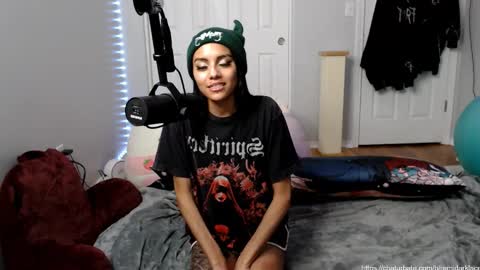 remidarklace online show from January 15, 2025, 1:02 am