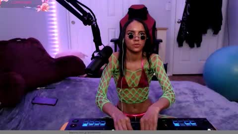 remidarklace online show from January 24, 2025, 5:53 am