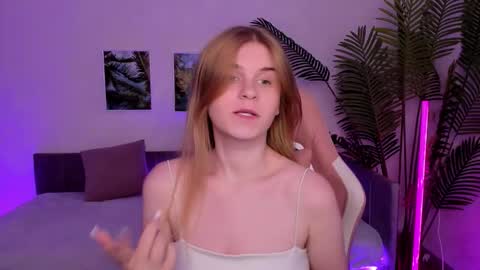 Snapshot of remilia_gin chatting on September 10, 2025, 8:25 am Remilia online show from September 10, 2025, 8:25 am
