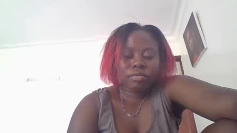 Snapshot of remmy_luna chatting on April 9, 2026, 9:47 am Remmy luna online show from April 9, 2026, 9:47 am