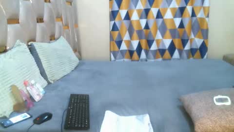 remmyqueen online show from May 2, 2026, 8:03 pm