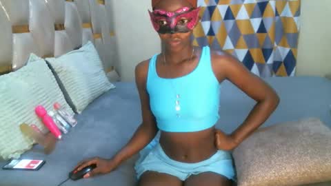 remmyqueen online show from May 5, 2026, 5:15 am