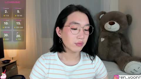 Snapshot of ren_yoonn chatting on May 16, 2026, 4:53 am Ren online show from May 16, 2026, 4:53 am