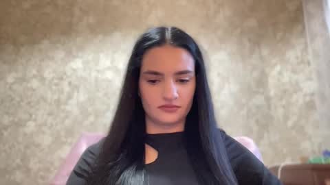 Renata online show from September 25, 2025, 11:25 am