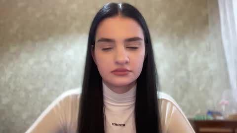 Renata online show from September 29, 2025, 12:43 pm