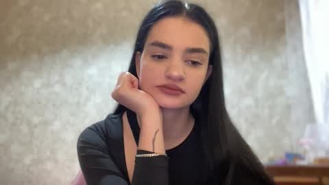 Renata online show from October 9, 2025, 12:47 pm