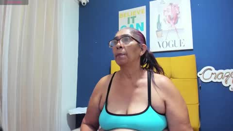 renata_milf_ online show from March 3, 2025, 11:44 am