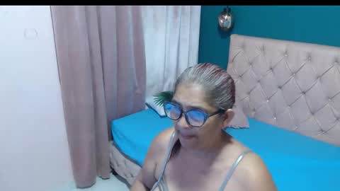 Snapshot of renata_milf_ chatting on October 21, 2025, 11:44 am renata_milf_ online show from October 21, 2025, 11:44 am