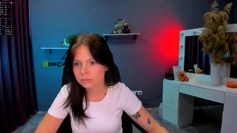 renata_sweety online show from September 17, 2025, 1:02 pm