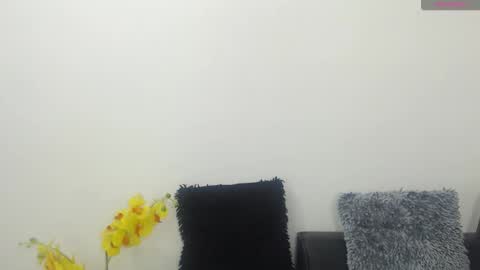 renatabrownn28 online show from June 5, 2026, 6:52 am