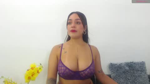renatabrownn28 online show from June 13, 2026, 3:04 am