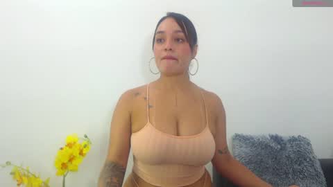 renatabrownn28 online show from June 16, 2026, 6:27 am