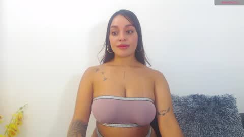 renatabrownn28 online show from July 28, 2026, 11:28 am
