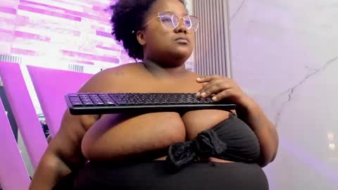Snapshot of renatafoxter chatting on April 29, 2026, 11:58 am nataly online show from April 29, 2026, 11:58 am