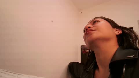 Snapshot of renataj chatting on September 18, 2025, 1:35 pm renataj online show from September 18, 2025, 1:35 pm