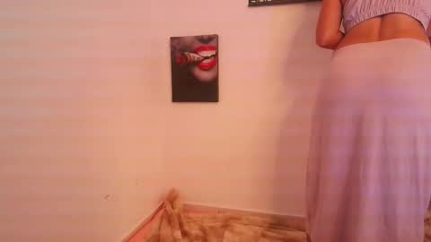 Snapshot of renataj chatting on September 26, 2025, 5:50 pm renataj online show from September 26, 2025, 5:50 pm