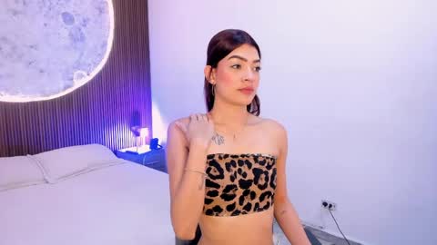 Renata online show from April 26, 2026, 5:27 am