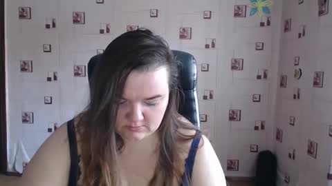 renataoia online show from February 26, 2025, 11:20 am