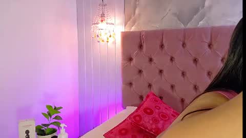 RenataPeach online show from June 10, 2026, 2:45 am