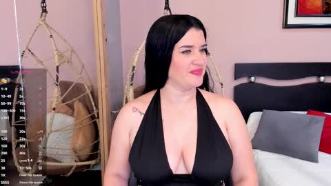 Snapshot of renataruiz_rr chatting on October 10, 2025, 12:04 pm online show from October 10, 2025, 12:04 pm