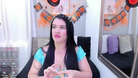 Snapshot of renataruiz_rr chatting on October 31, 2025, 12:28 pm online show from October 31, 2025, 12:28 pm