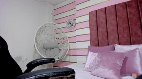 Snapshot of renatarussel chatting on January 13, 2025, 5:44 pm Renata  online show from January 13, 2025, 5:44 pm