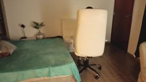 renaxi_smith online show from November 30, 2025, 7:51 pm