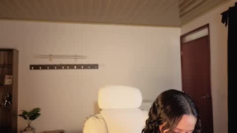 renaxi_smith online show from January 18, 2026, 8:23 pm