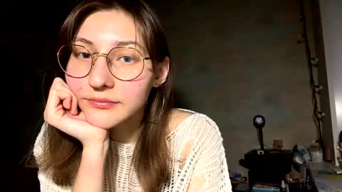 Snapshot of renayreisdorf chatting on February 6, 2026, 6:44 pm Mia online show from February 6, 2026, 6:44 pm