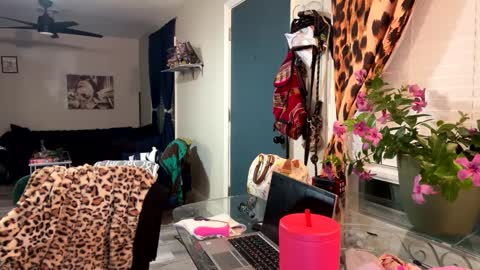 Naughty closet slut here to suck all your friends off  online show from December 8, 2024, 11:08 pm