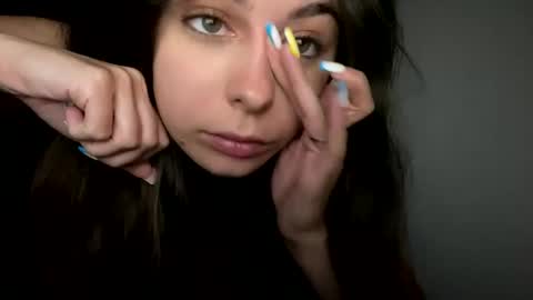 Snapshot of renee_loah chatting on September 19, 2025, 10:32 pm renee_loah online show from September 19, 2025, 10:32 pm