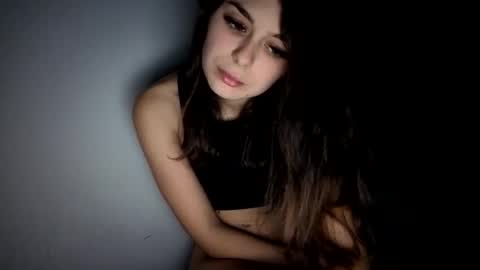 renee_loah online show from November 3, 2025, 9:48 pm