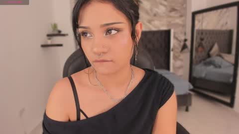 Snapshot of renee_shelby_ chatting on April 15, 2026, 8:42 pm Renee Shelby online show from April 15, 2026, 8:42 pm