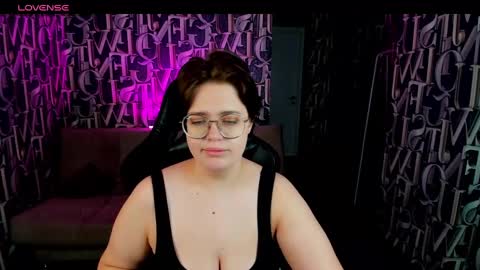 renee_turner online show from December 4, 2024, 4:43 am