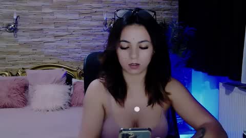 renesmesweet online show from January 7, 2025, 3:02 pm
